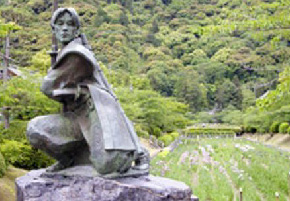 佐々木小次郎像